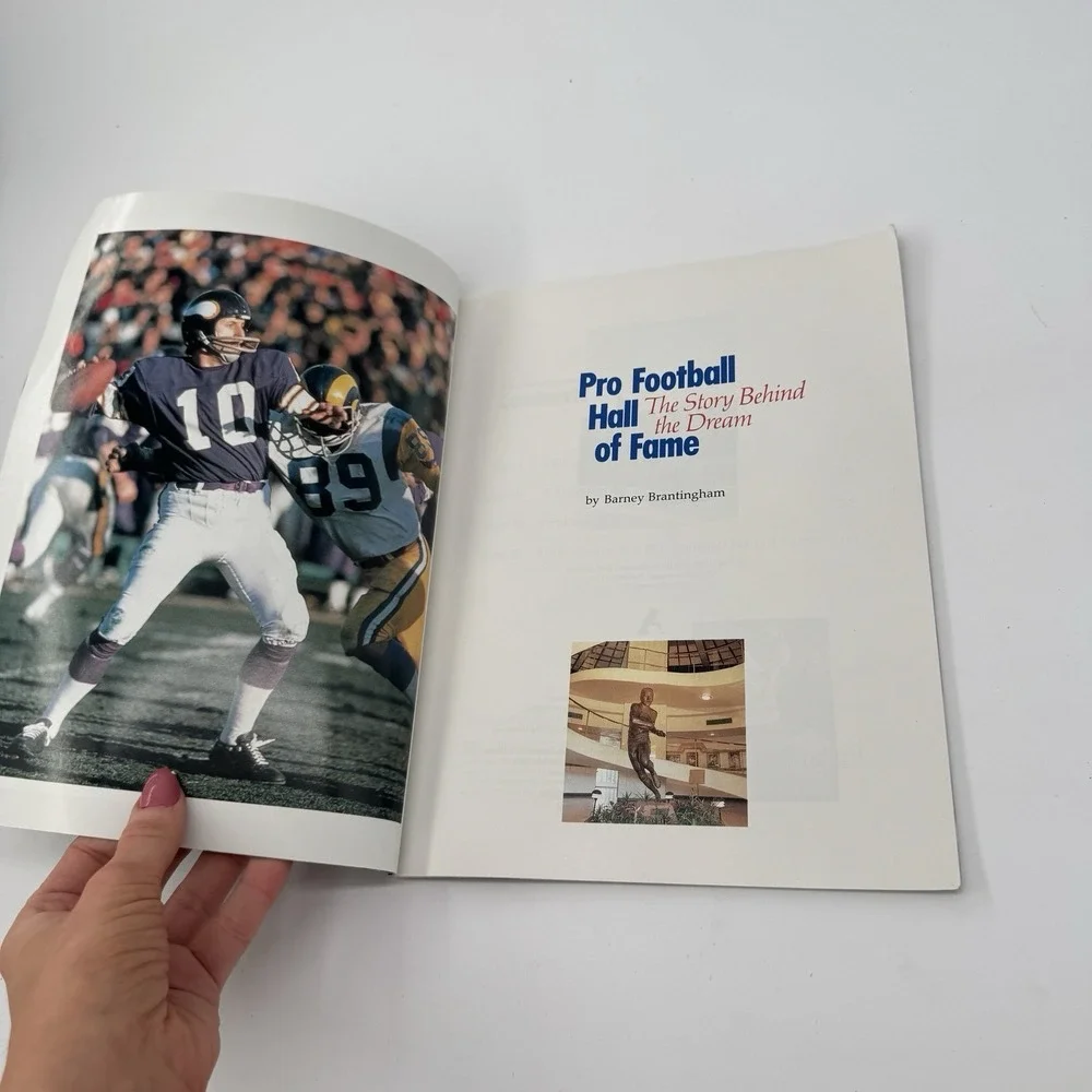 Pro Football Hall of Fame The‎ Story Behind the Dream Book 30th Anniversary 1993
